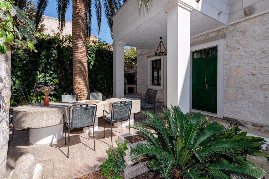 Apartments Villa Domus Marini Hvar Town Exterior photo